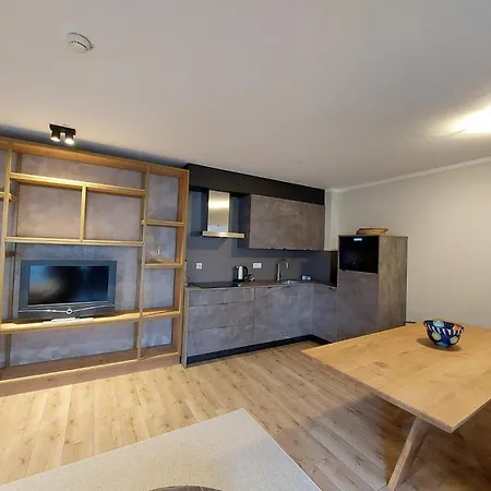 Komfort Serviced By Auhof Апартаменты *