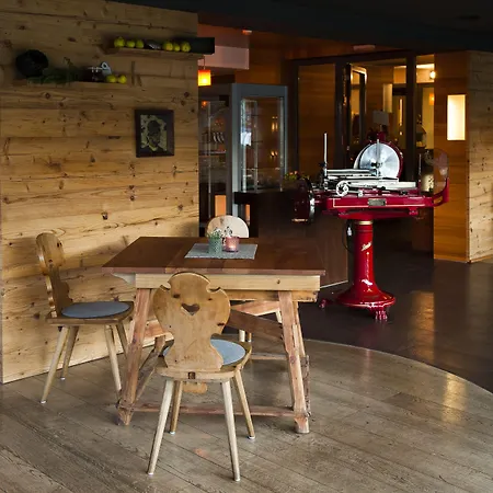 Komfort Serviced By Auhof Апартаменты *