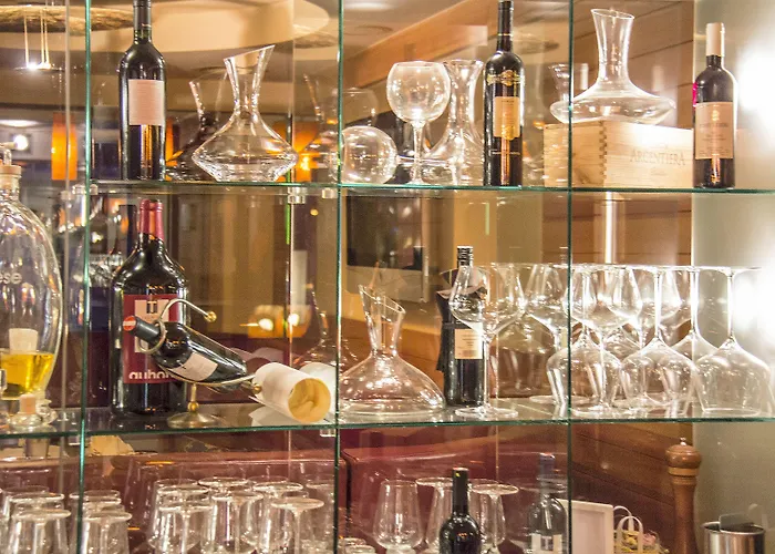 Komfort Serviced By Auhof Апартаменты *